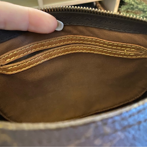 Authentic Vintage Louis Vuitton Speedy 25 - Picture 9 of 12